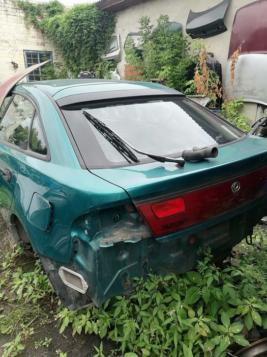 Мазда 323 ф крышка багажника