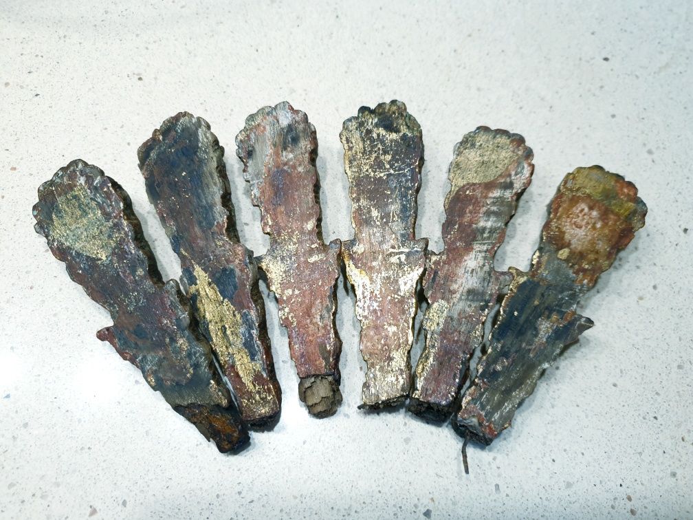 6 antigas peças em talha dourada Sec. XIX