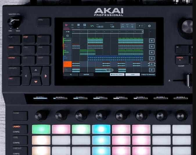 Estúdio de música como novo, Mesa, EQ, Efeitos, Sint-Sampler, Speakers