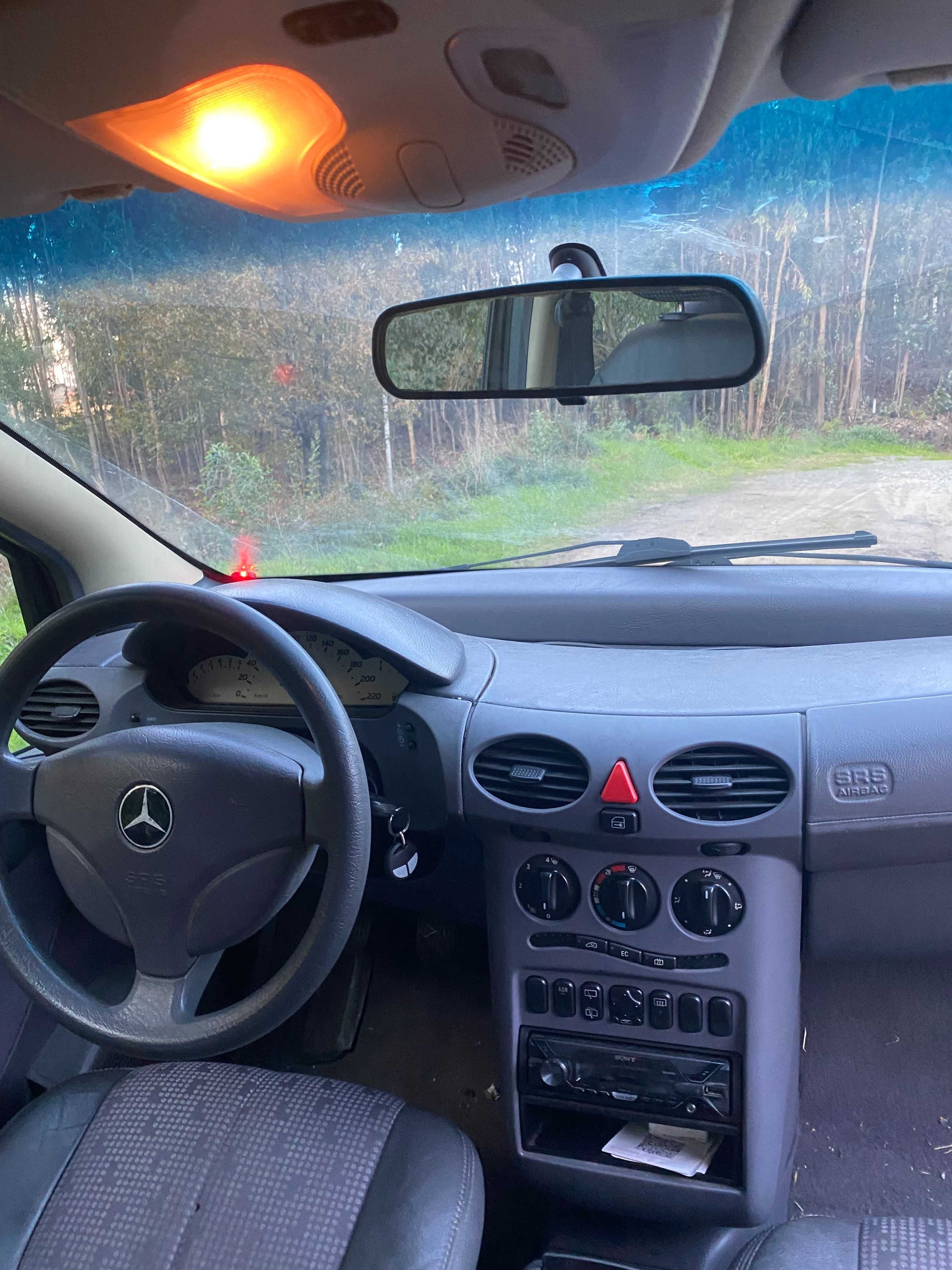 Mercedes-Benz A160 Ano 2000