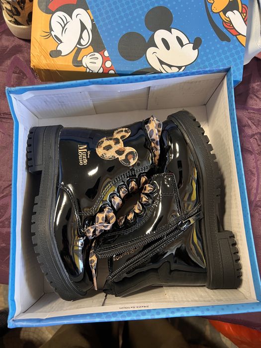 Ботінки дісней . Нові .