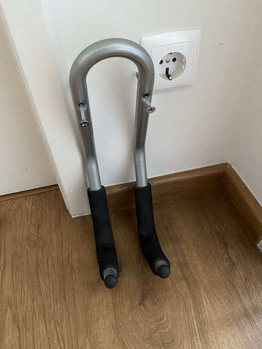 Porta-bicicleta de parede