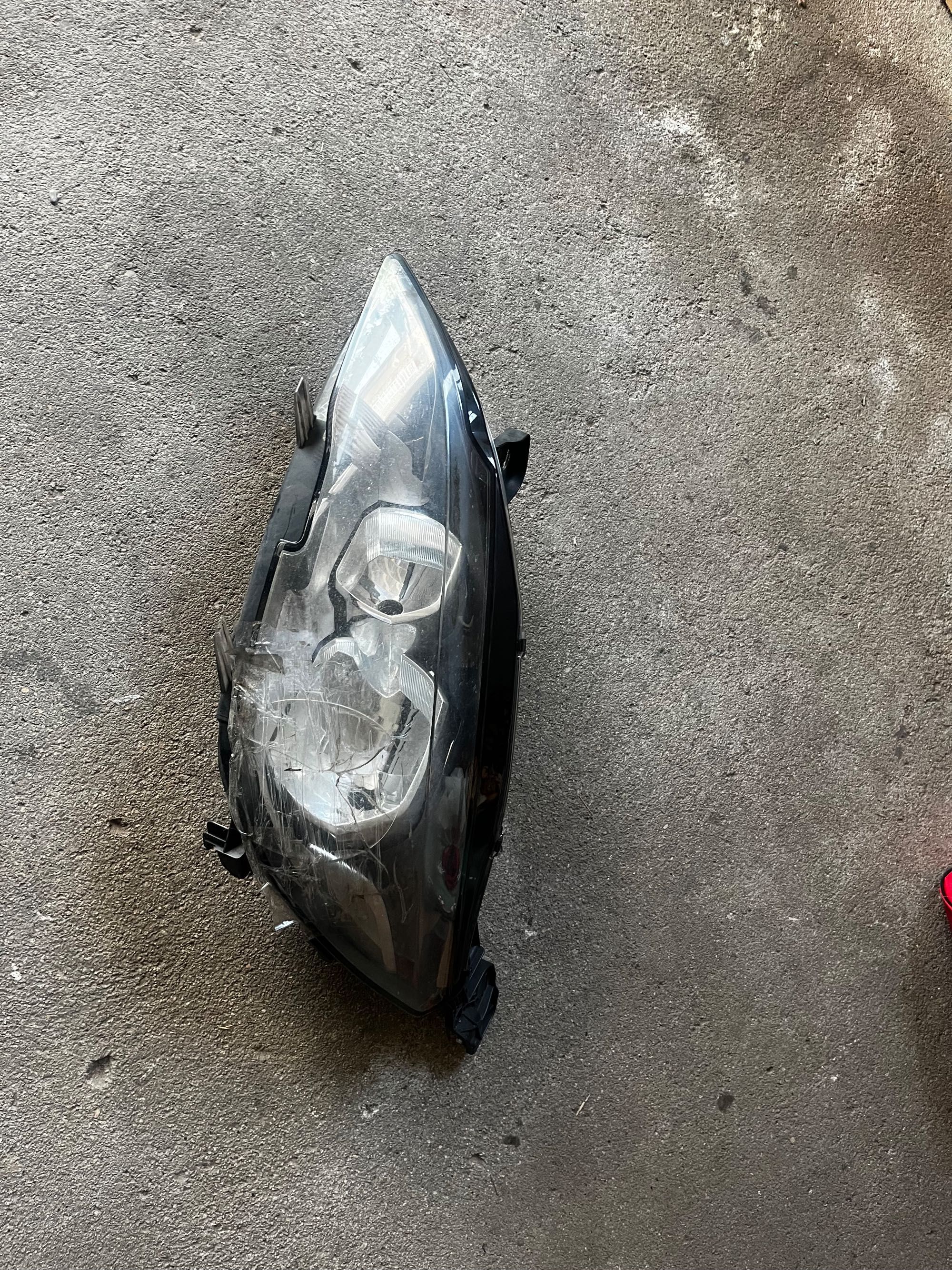 Vendo consola de pegeot 308, vendo ótica no estada em que se encontra