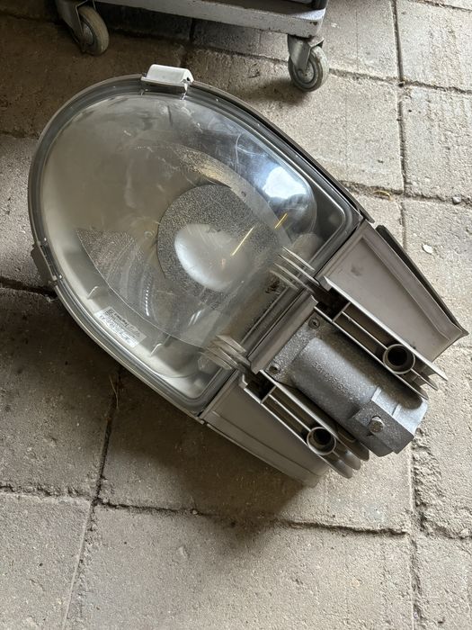 Sprzedam lampa halogen zew/wew