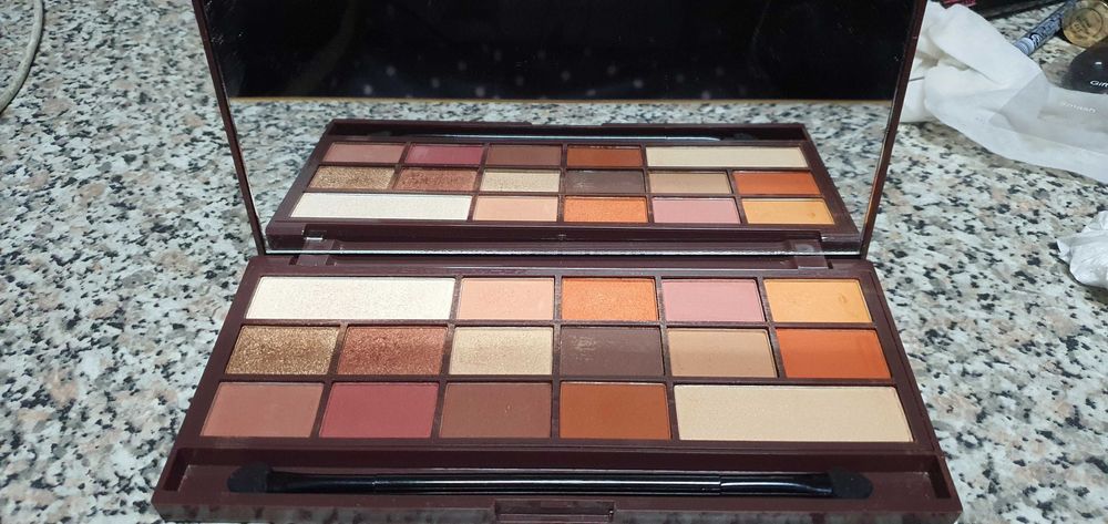 Paleta sombras revolution