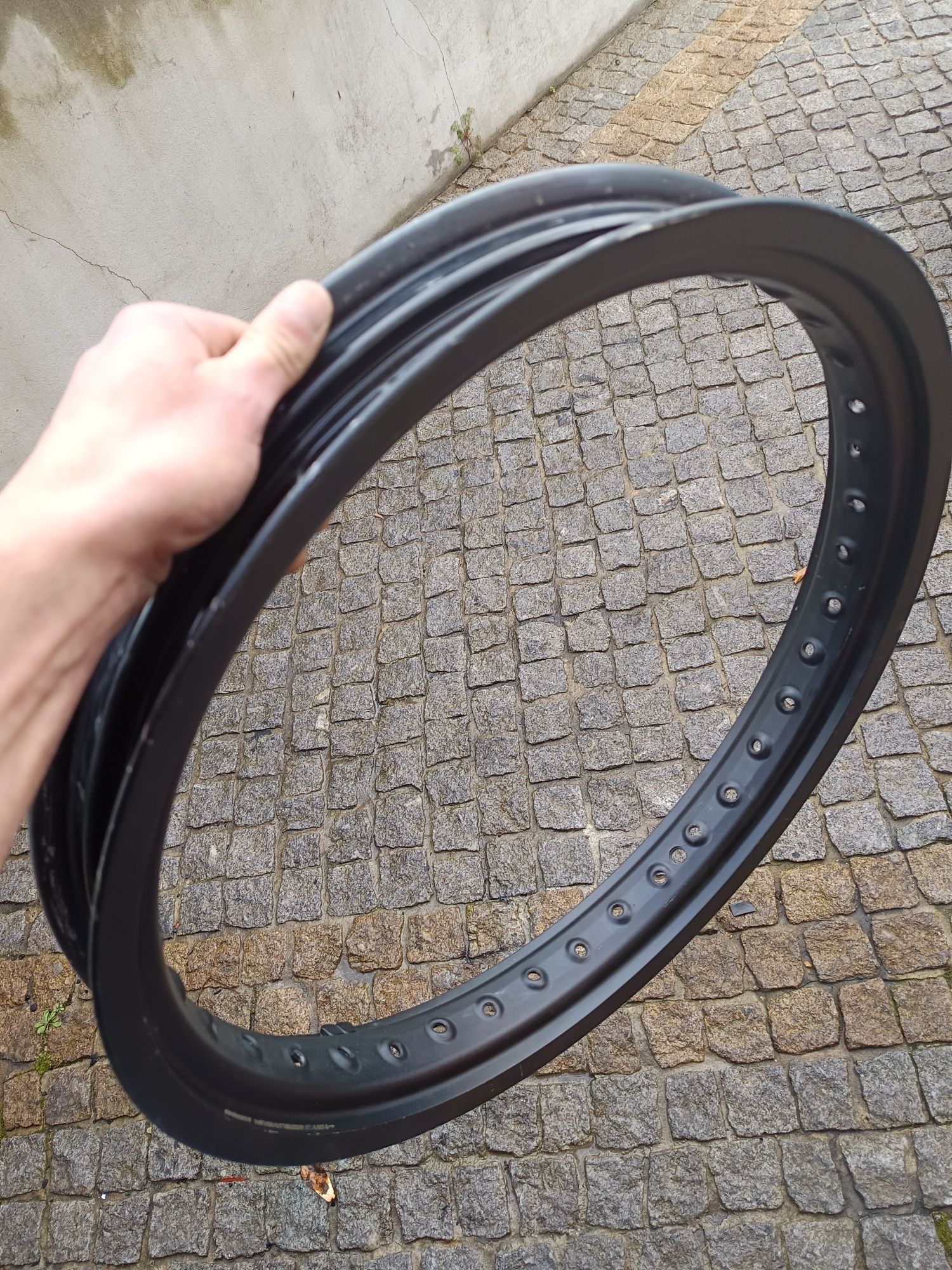 Aro Akront frente 21 KTM