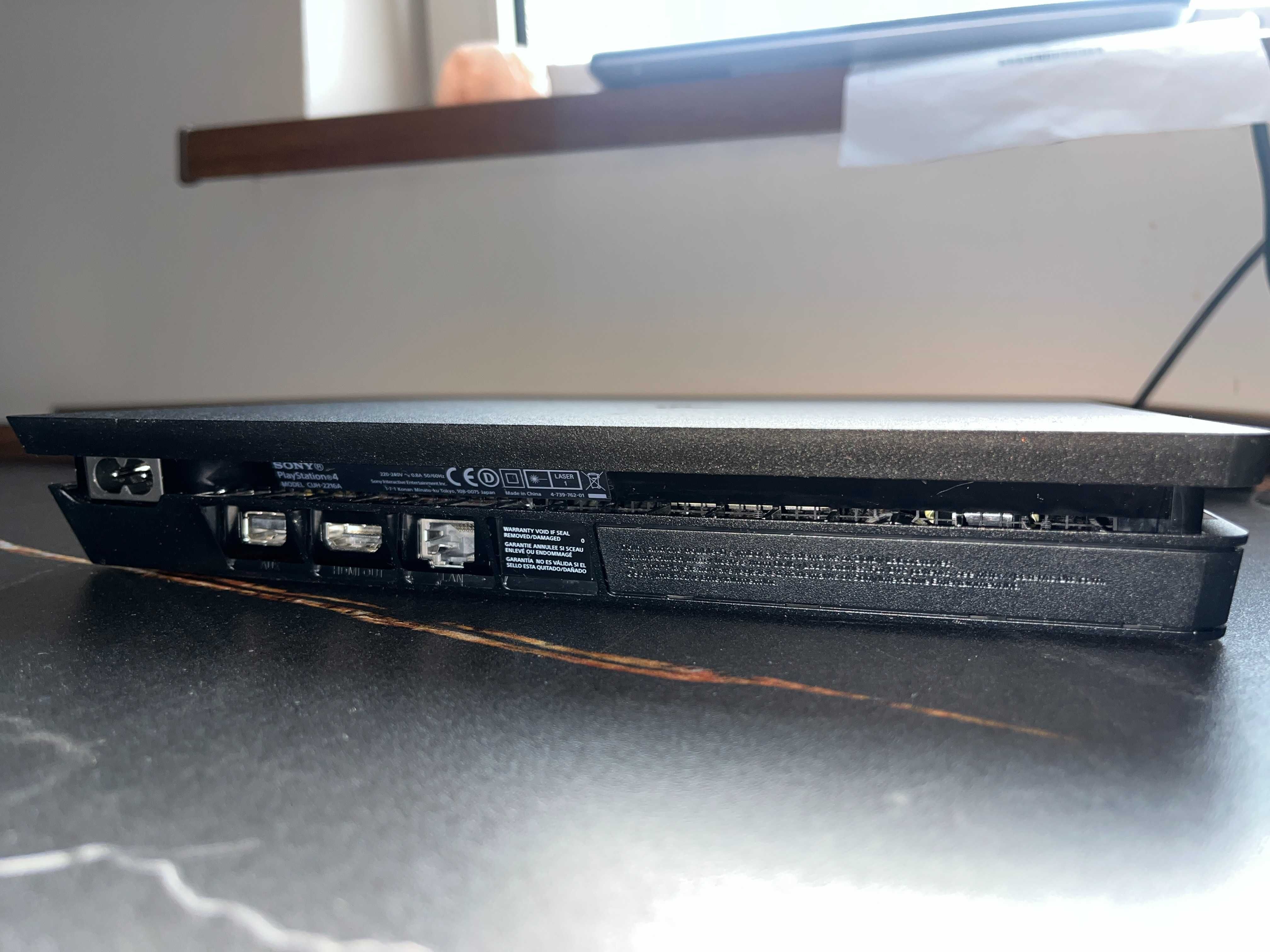 Konsola PlayStation4