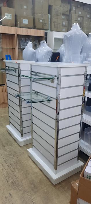 Paineis, Expositores e Manequins para Lojas (NOVOS)