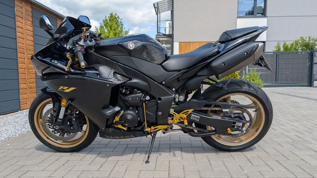 Yamaha R1 RN22 2011