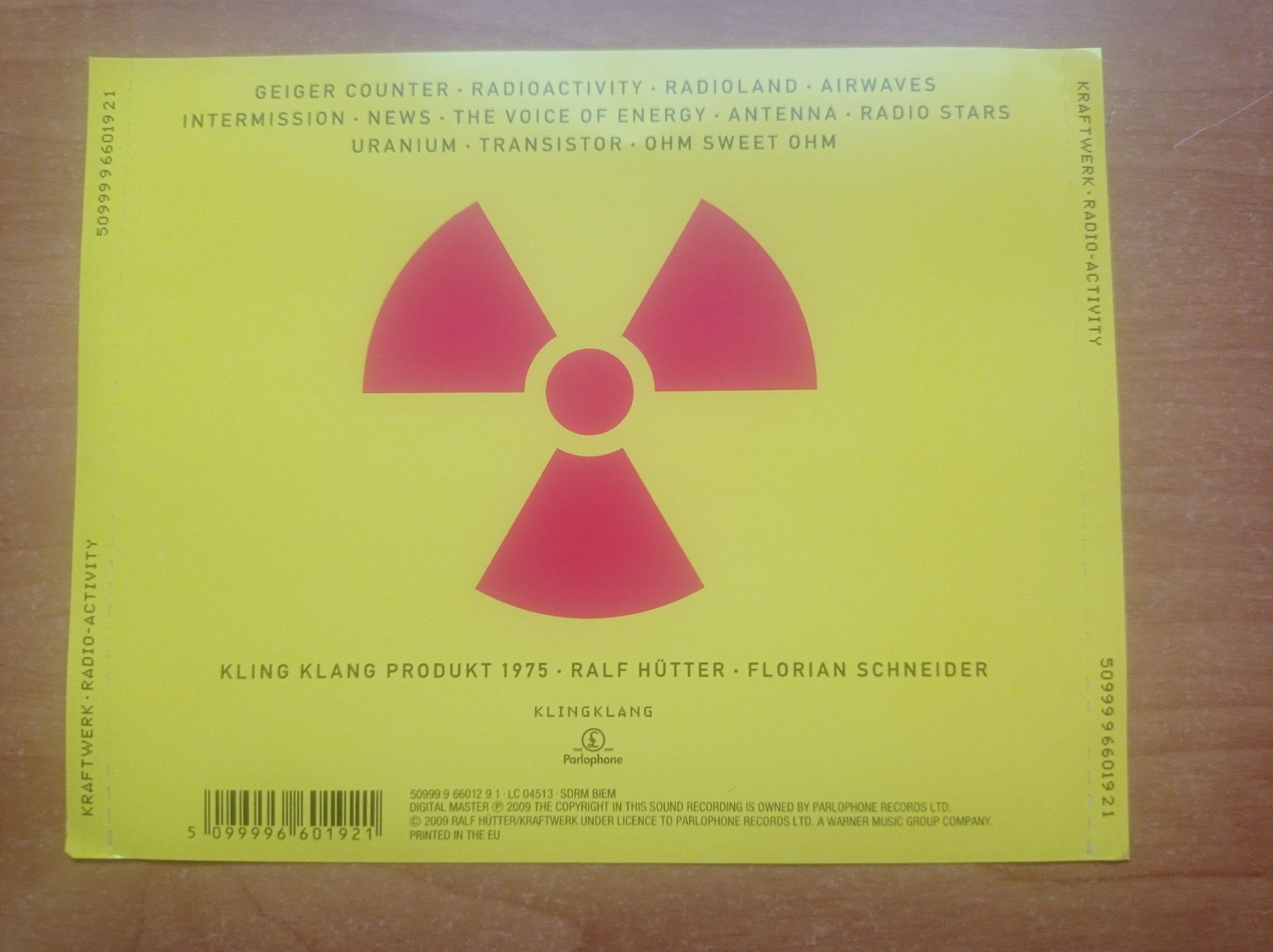 Kraftwerk - Radio-Activity