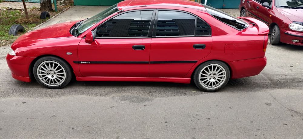 Mitsubishi Carisma 1.8

GDI