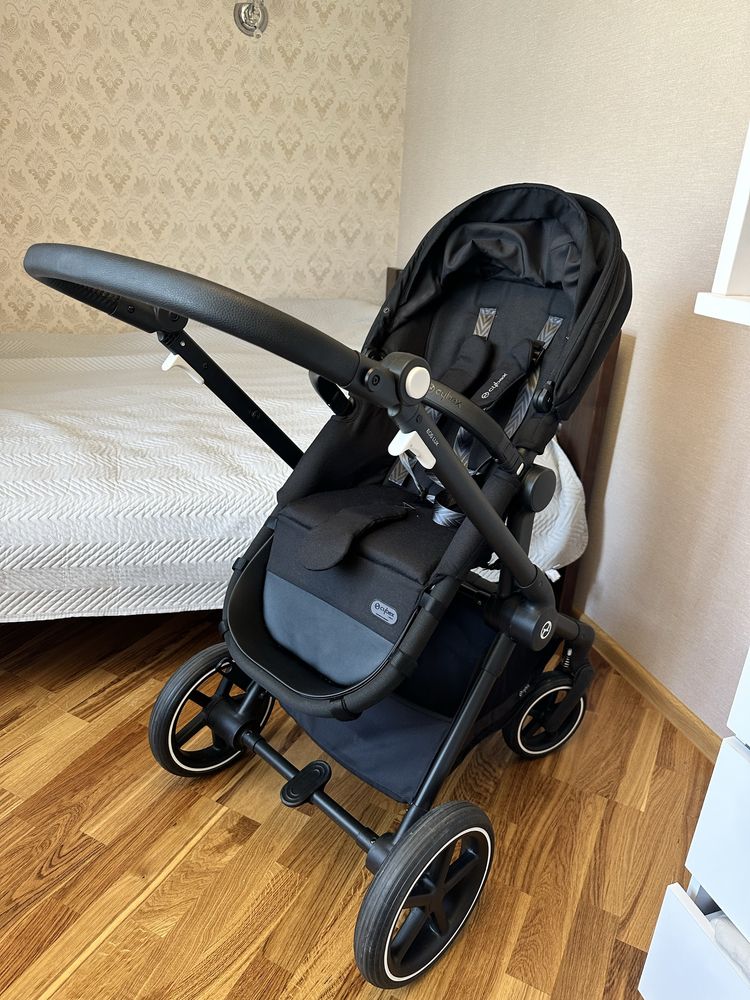 Коляска фірми Cybex
