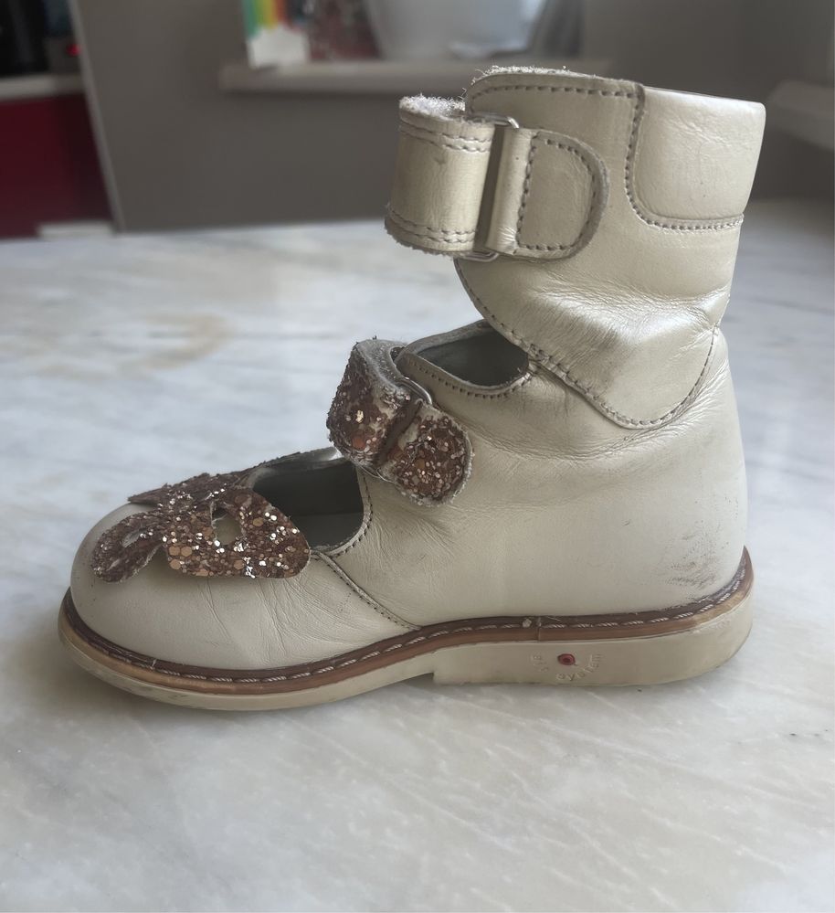 Продам ортопедичні туфлі Woopy Турція на дівчинку 26 розмір