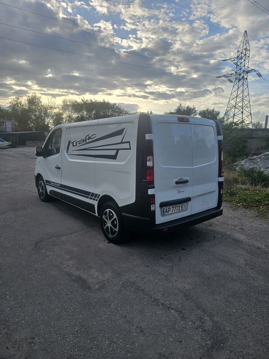 Терміново продам Renault trafic 3