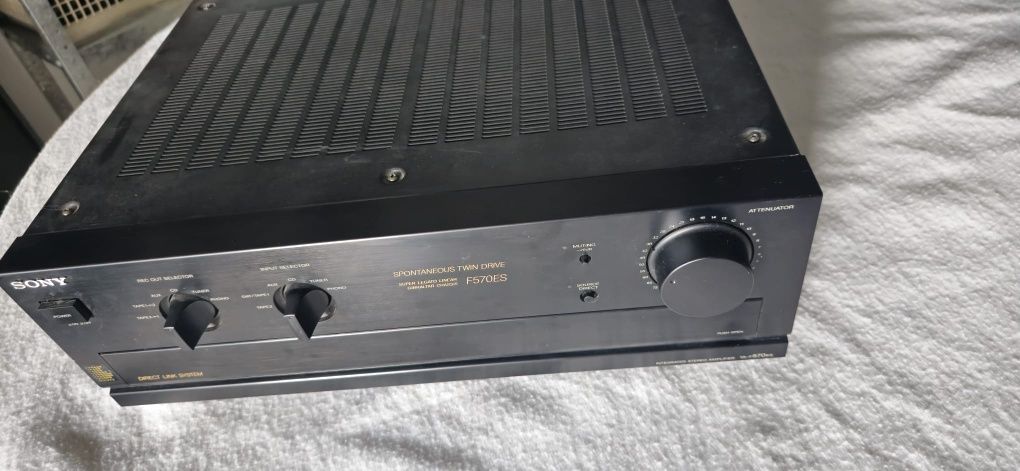 Wzmacniacz Sony 570es