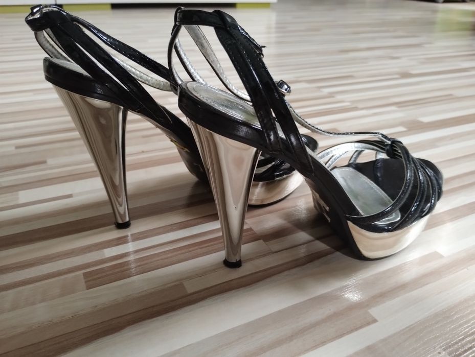 Sandały szpilki rozm. 37