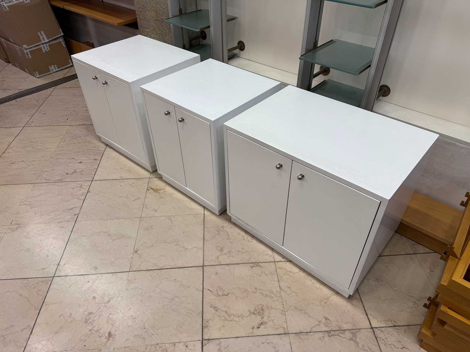 Móveis de Loja (de chão, com prateleira)