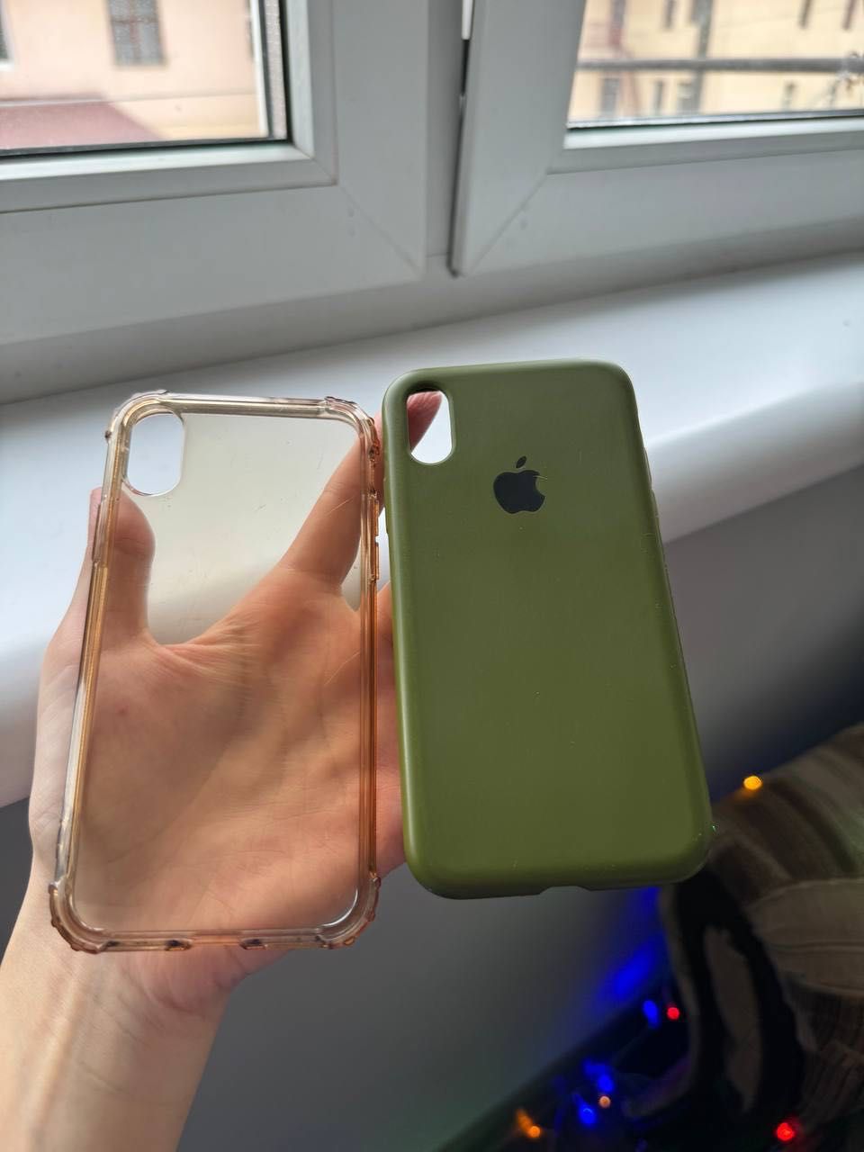 iPhone X 64gb 
White 
коробка, в подарок 2 чехла