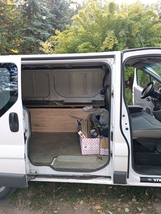 Віваро 2.0 дізель КПП 6 Ступка Грузовий.