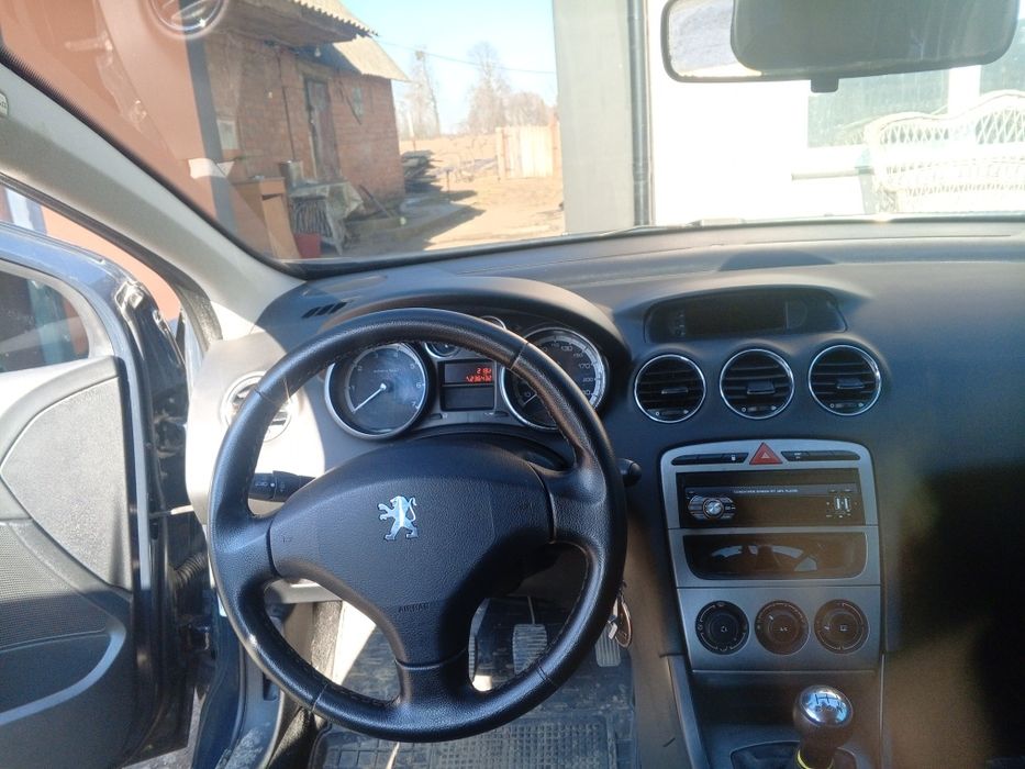 Продати автомобіль