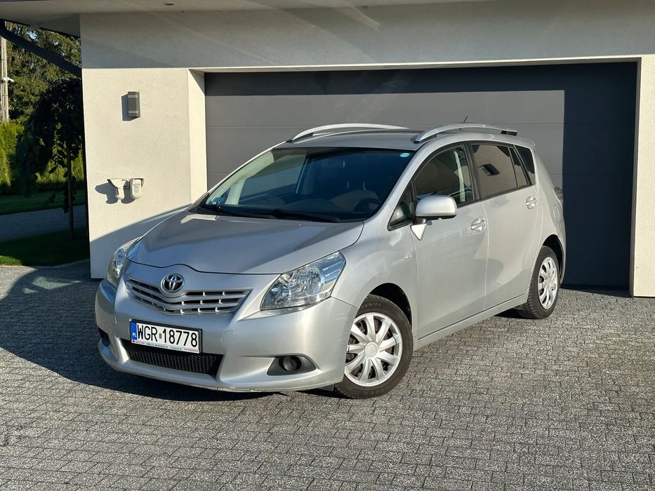 Toyota Verso Toyota Verso 2.0 D-4D 126KM | 5-osobowa | Klimatyzacja | ESP | Serwiso