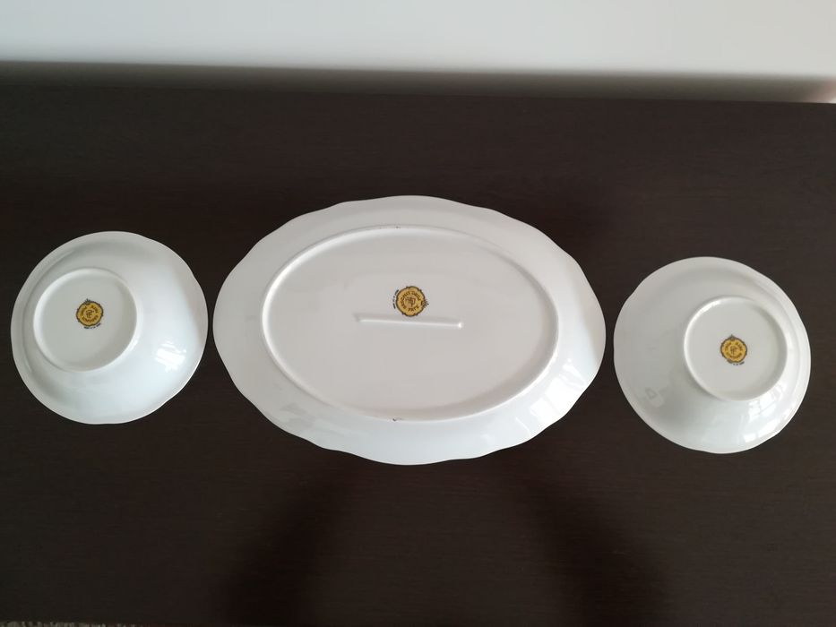 Pratos, pote, chávena e pires Limoges