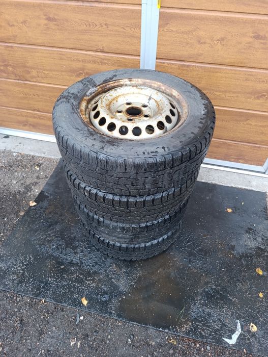 Koła 5x120 opony 205/65/16C Nokian zima