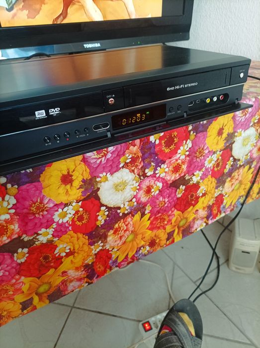 VHS, nagrywarka, wszystko LG-RCT 699H