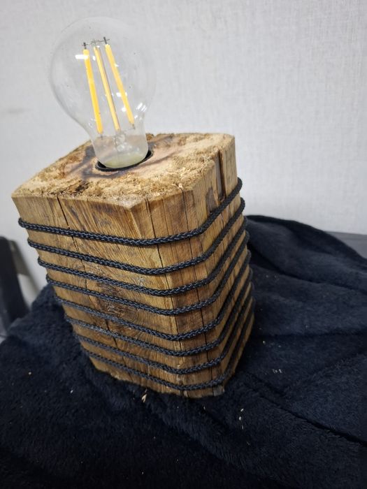 Lampka nocna loft  z drewna