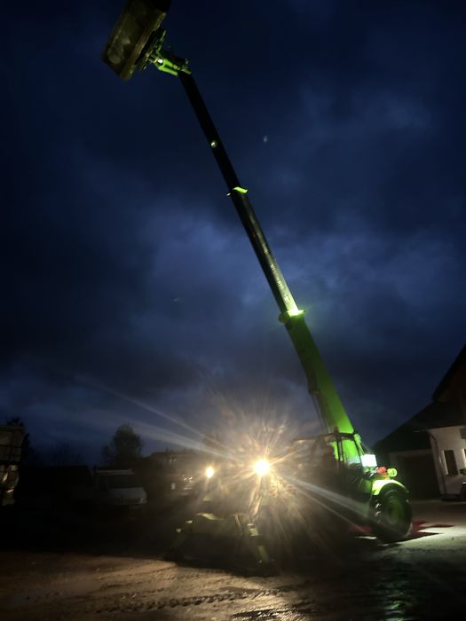 Zwyżka,ładowarka,koparka,wywrotka,roboty ziemne,wyburzenia,kruszywo