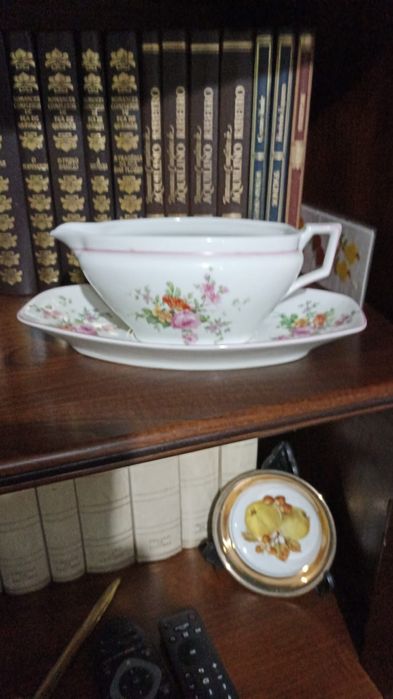 Molheira com flores