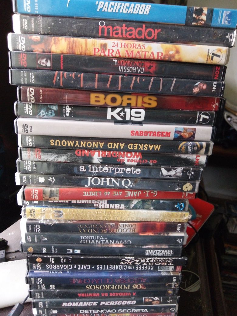 30 DVDs incluindo Boris