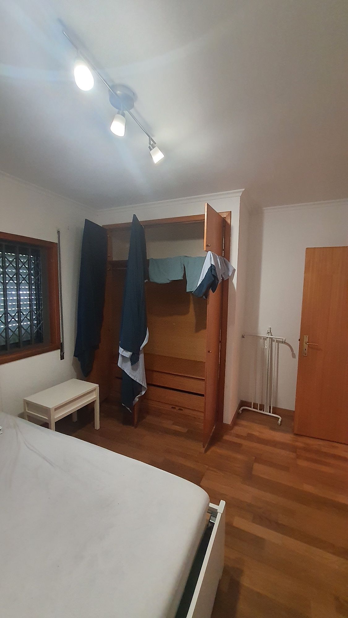 Quarto para arrendar