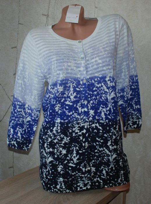 Кофтинка принтована бренду
 Per Una /69%бавовна/
легка, на ґудзиках/