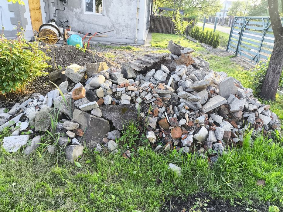 Віддаю безкоштовно на підсипку