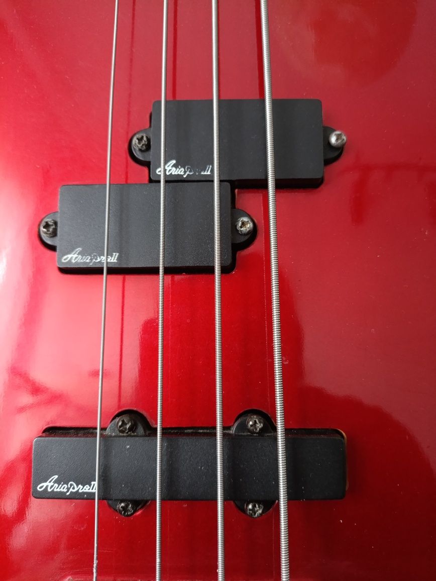 Gitara basowa Aria pro II