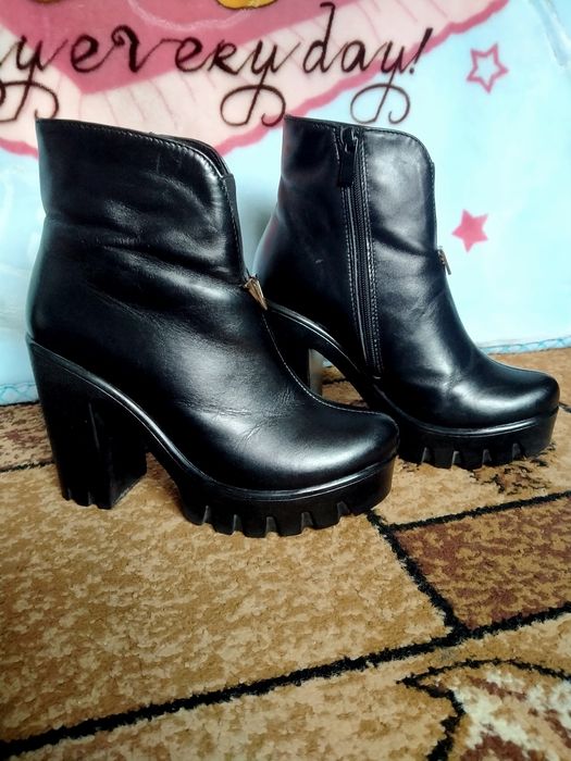 Ботинки 37 розмір