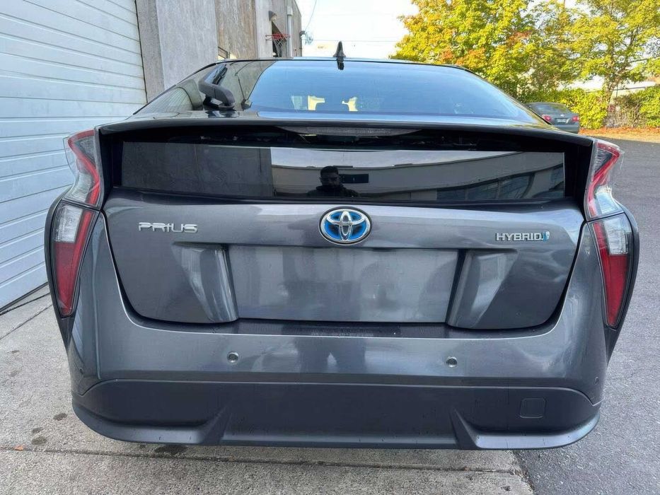Toyota Prius Four Touring      2018