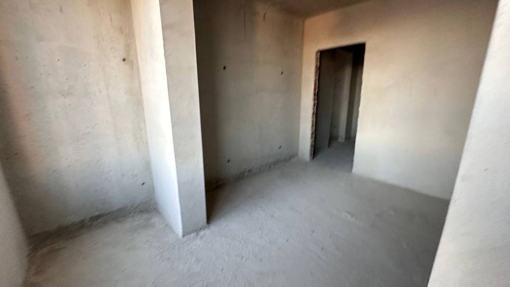 Продається 1 км квартира в тихому районі міста