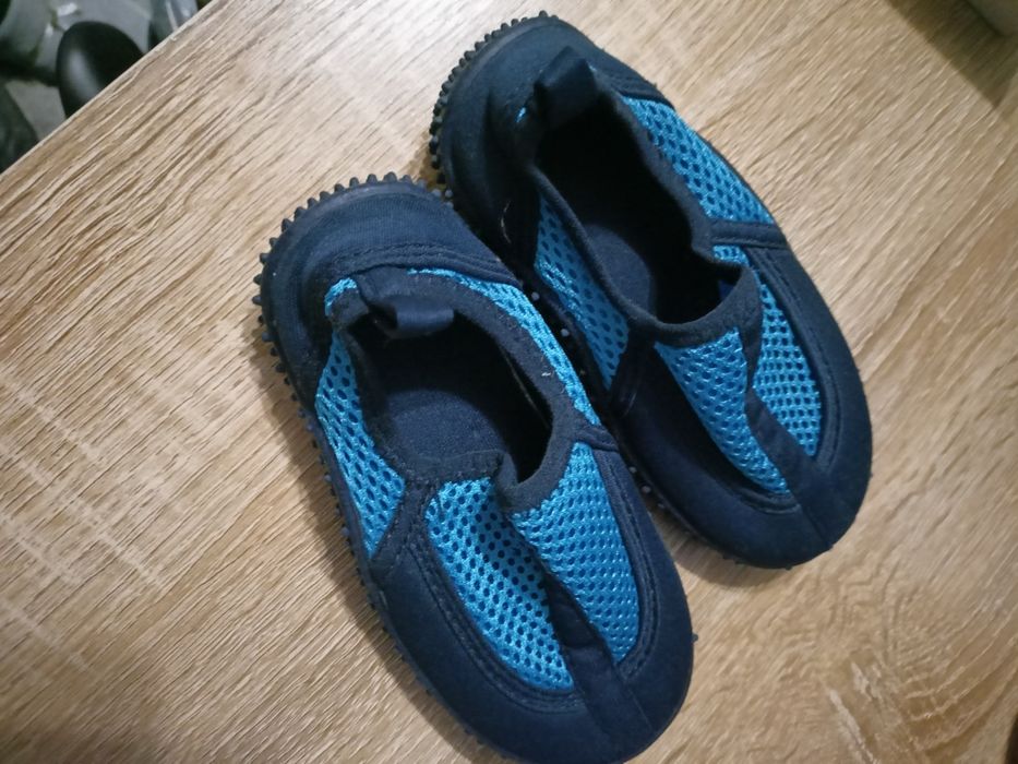 Buty do wody dziecięce 23 elastyczne klapki na basen do pływania