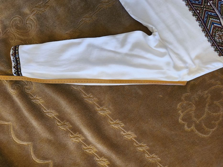 Вишиванка чоловіча М-Л