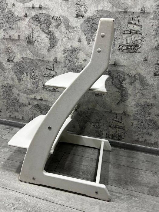 Продам зростаючий стілець , от 5 до 12 років, ортопедична спинка,