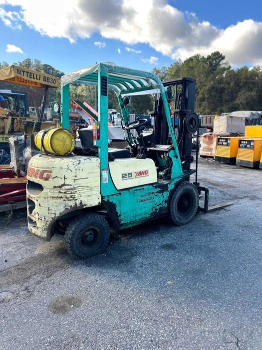 Empilhador Yang 25