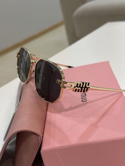 oculos miumiu novos em caixa