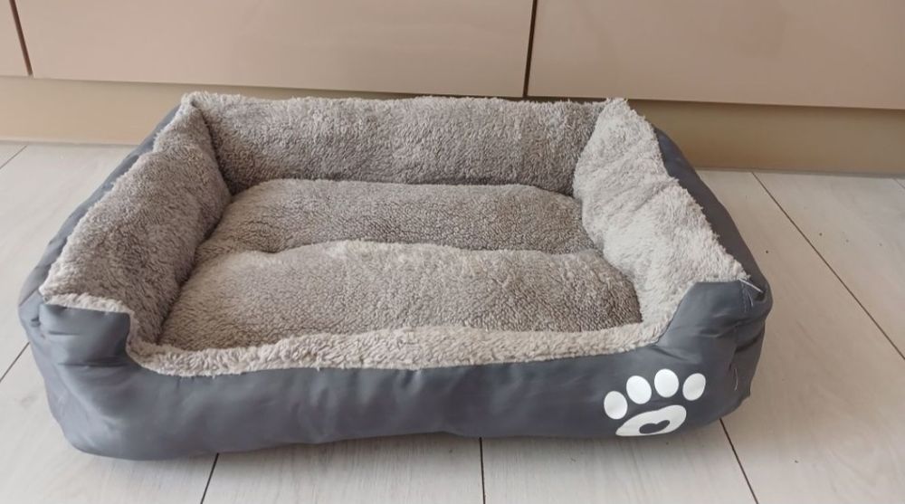 Лежак для котів та собак