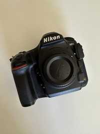 —DSLR Nikon D850–