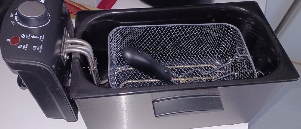 Fritadeira Tristar como nova