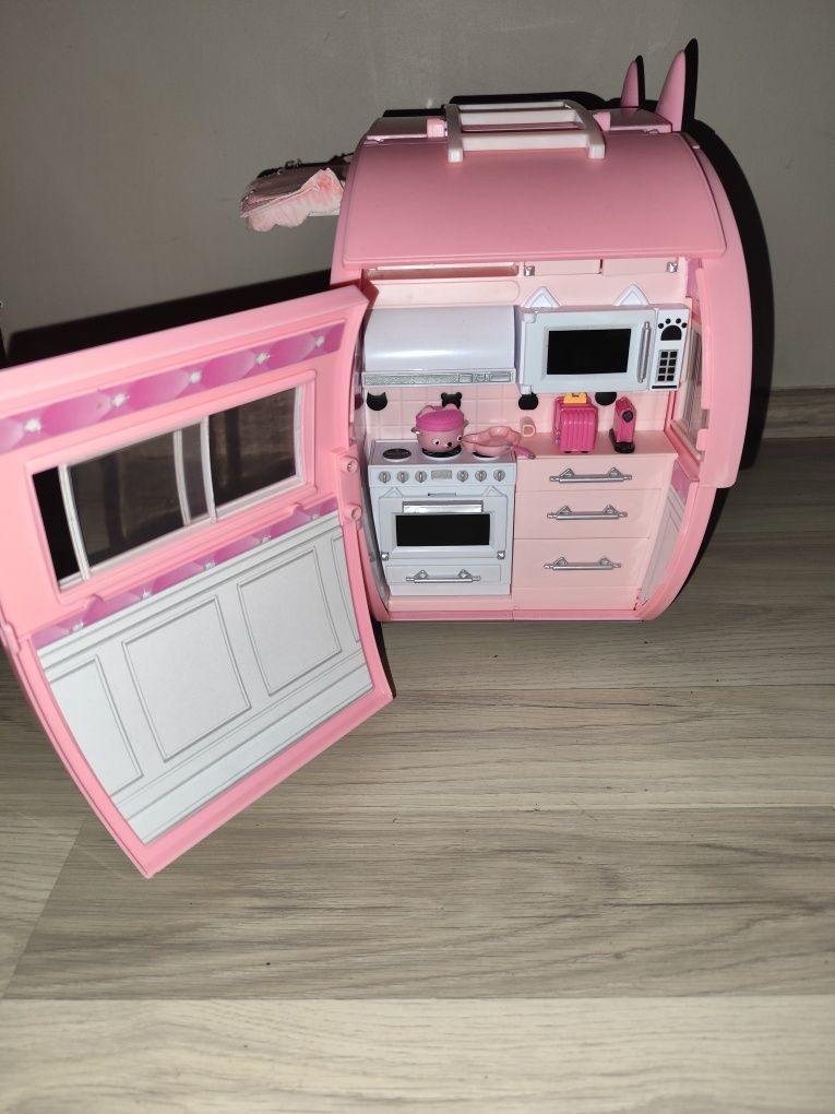 Na Na Na Surprise Kitty Cat Camper Kamper