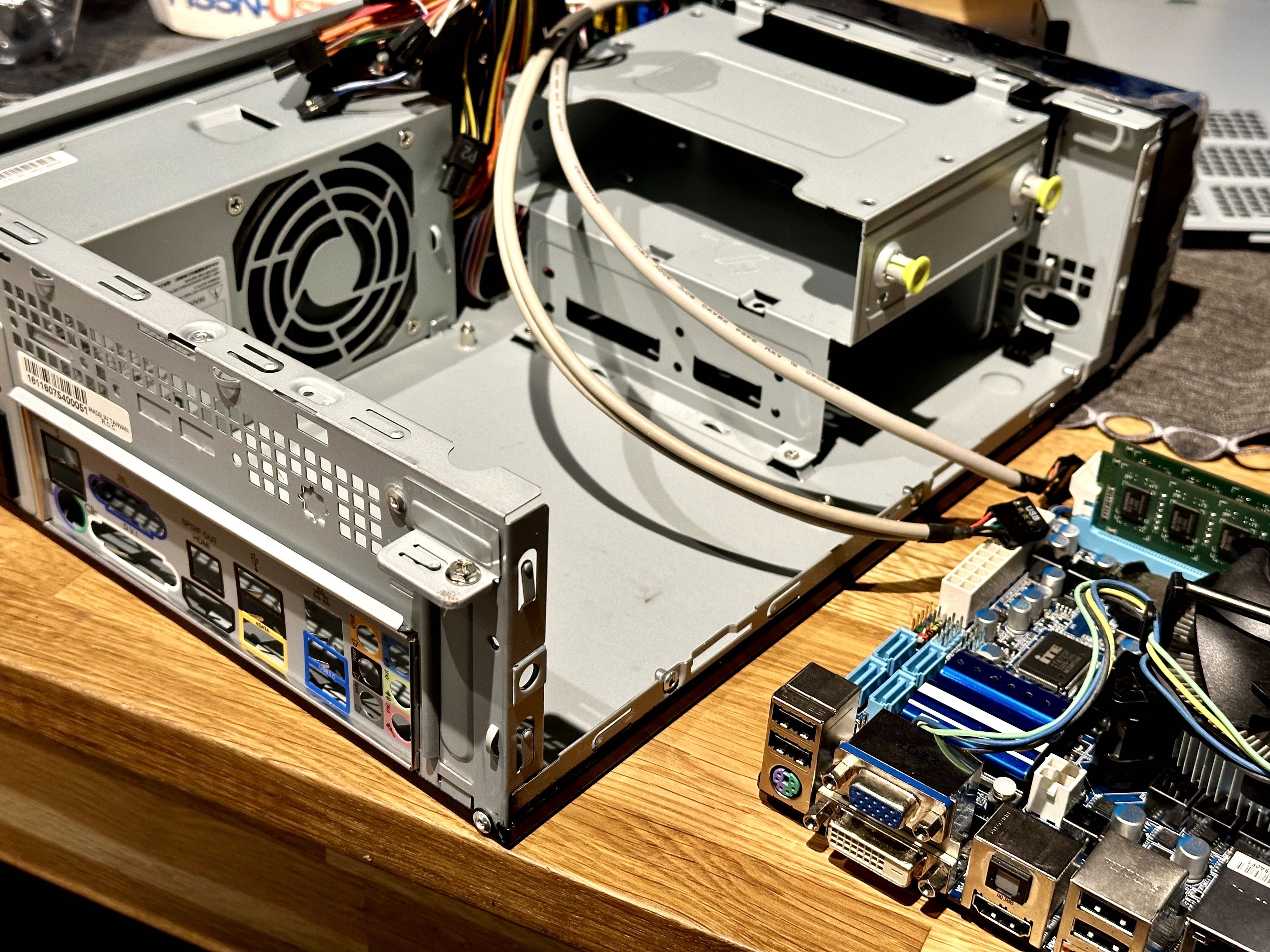 PC mini ITX Intel i3 3.2GHz, 4GB Ram, HDD 500GB
