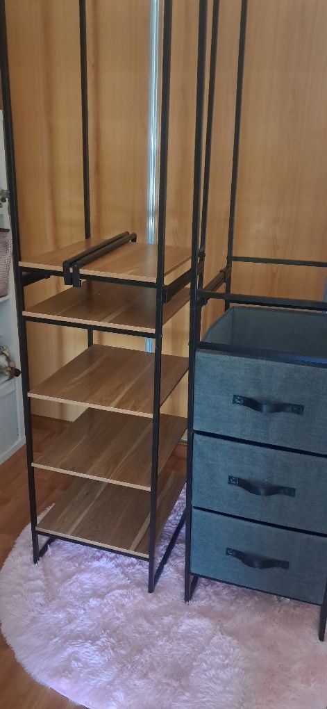 Armario em ferro para roupa